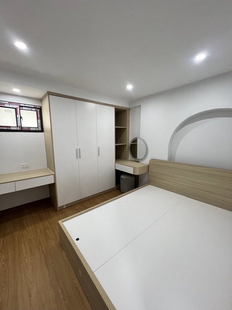 Cực hiếm tập thể phố 8/3 80m2 3 ngủ, 2wc, full nội thất, sổ đỏ, nhỉnh 2 tỷ - Ảnh 1