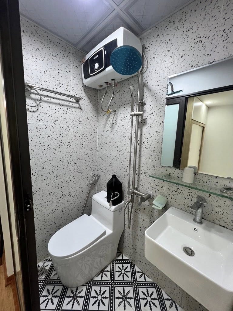 Cực hiếm tập thể phố 8/3 80m2 3 ngủ, 2wc, full nội thất, sổ đỏ, nhỉnh 2 tỷ - Ảnh 3