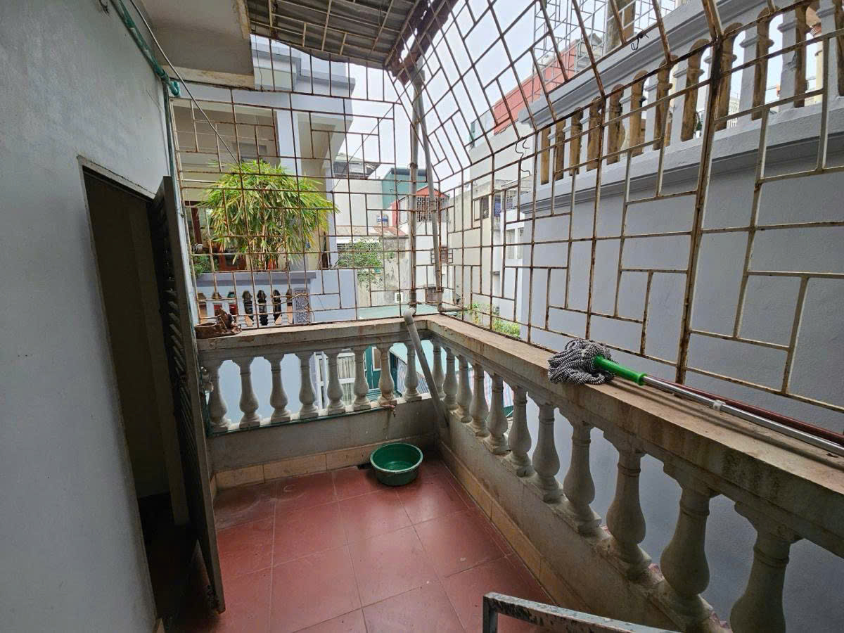 BÁN NHÀ PHỐ THÁI THỊNH LÔ GÓC 3 THOÁNG - CÁCH MẶT PHỐ 30M - Ảnh 3