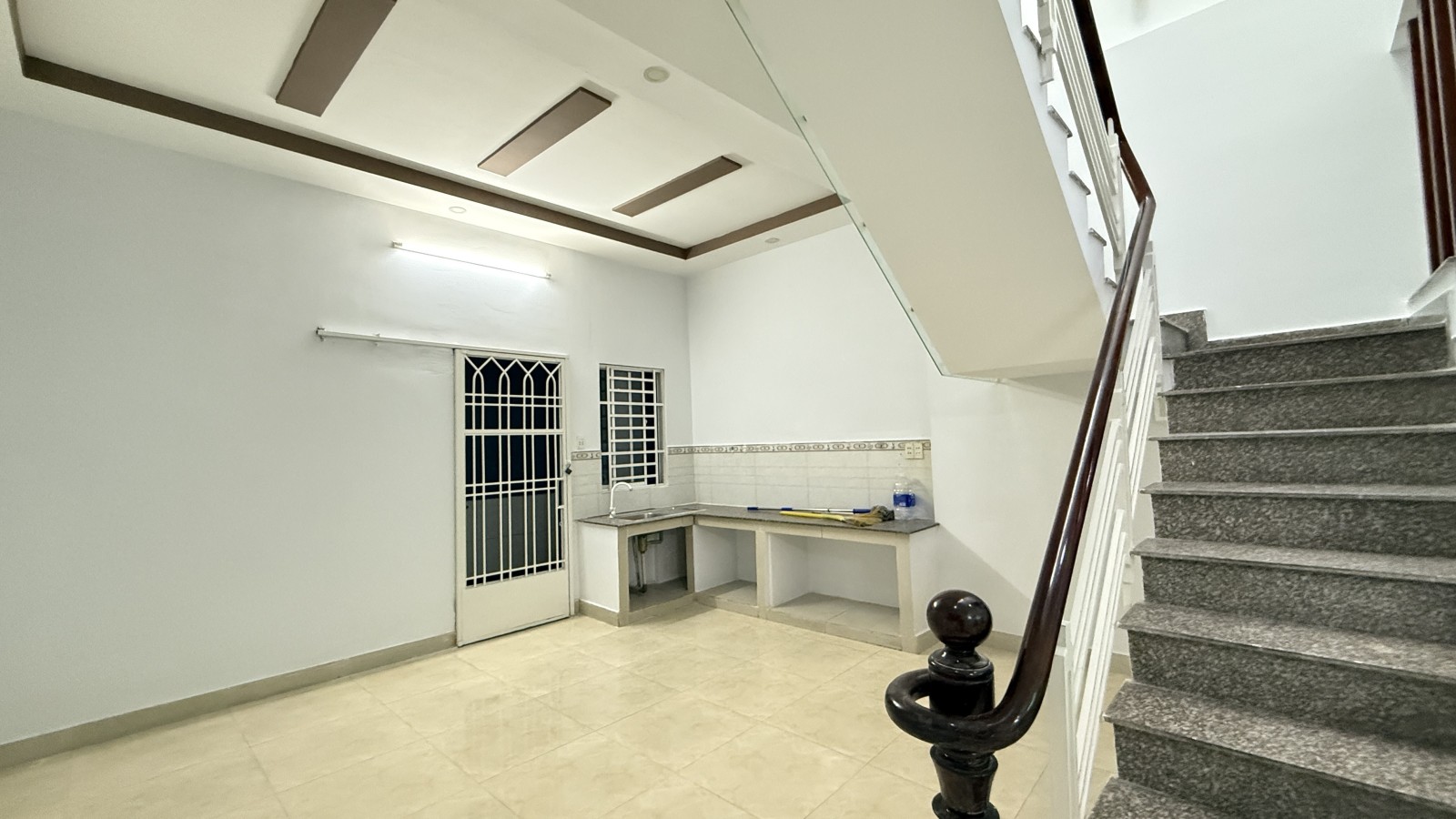 GIÁ RẺ, Bán nhà chợ Phạm Văn Bạch, 60m2 Ngang 5m, 4.75tỷ TL 0964364745 - Ảnh 1