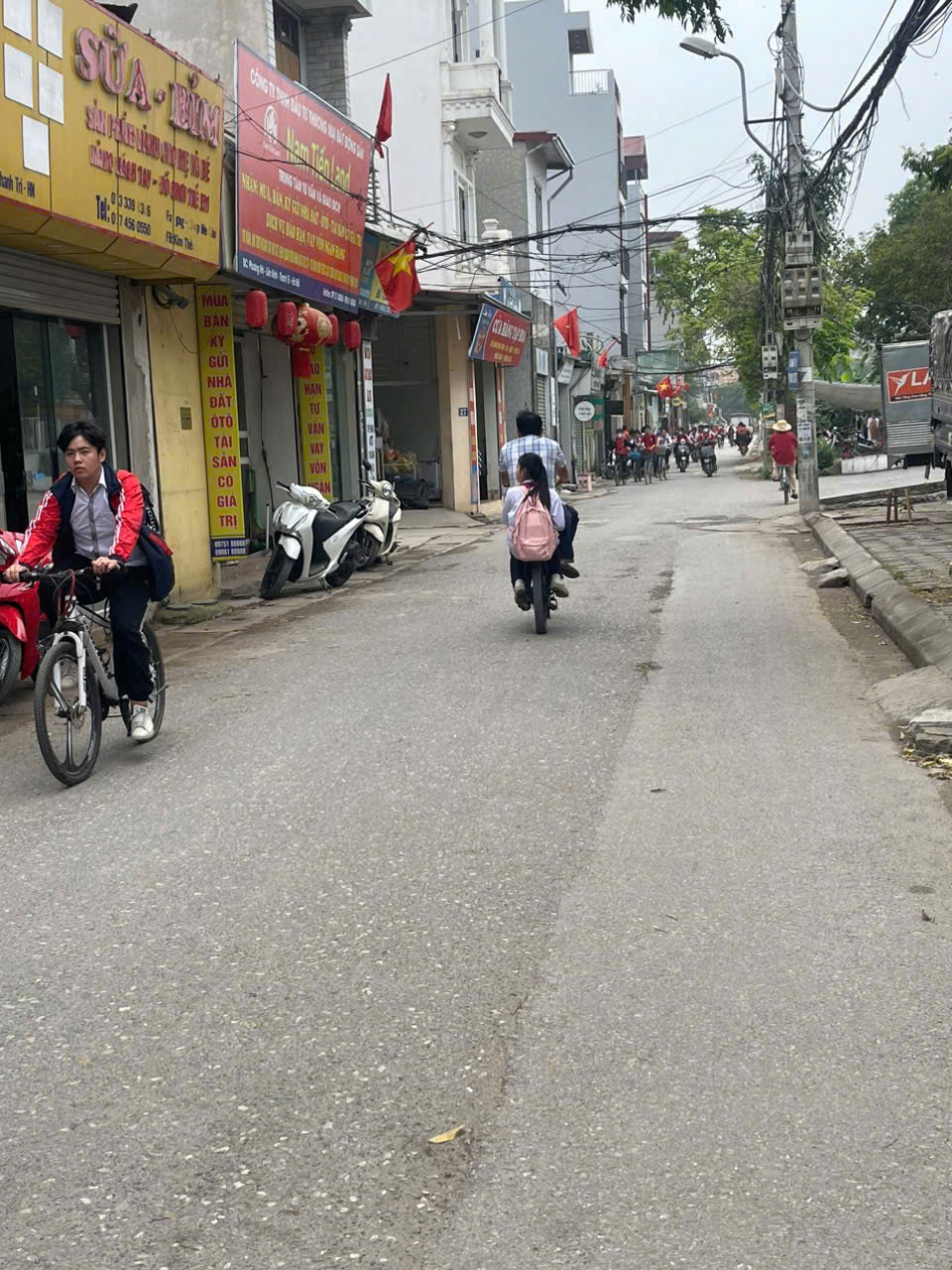 GẦN 70M MẶT TRỤC CHÍNH VỈA HÈ RỘNG KINH DOANH SẦM UẤT, GẦN TRƯỜNG HỌC, GIÁ 9,28 TỶ - Ảnh chính