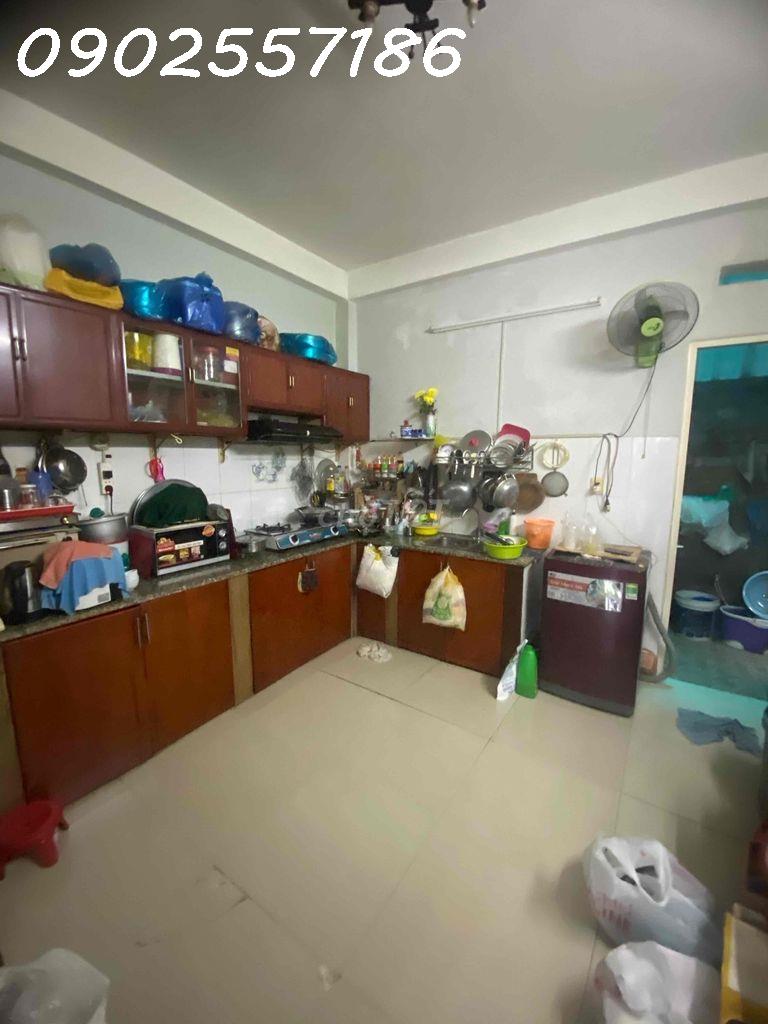 Bán nhà 2 tầng tại Quận 4 - 2PN, 1WC, pháp lý đầy đủ, giá chỉ 1,7 tỷ - Ảnh 2