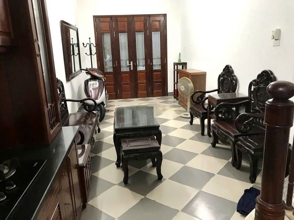 Cho thuê nhà ngõ 26 Trần Thái Tông, Cầu Giấy 35m x 4T, giá 16tr, nhà sơn mới, full đồ - Ảnh chính