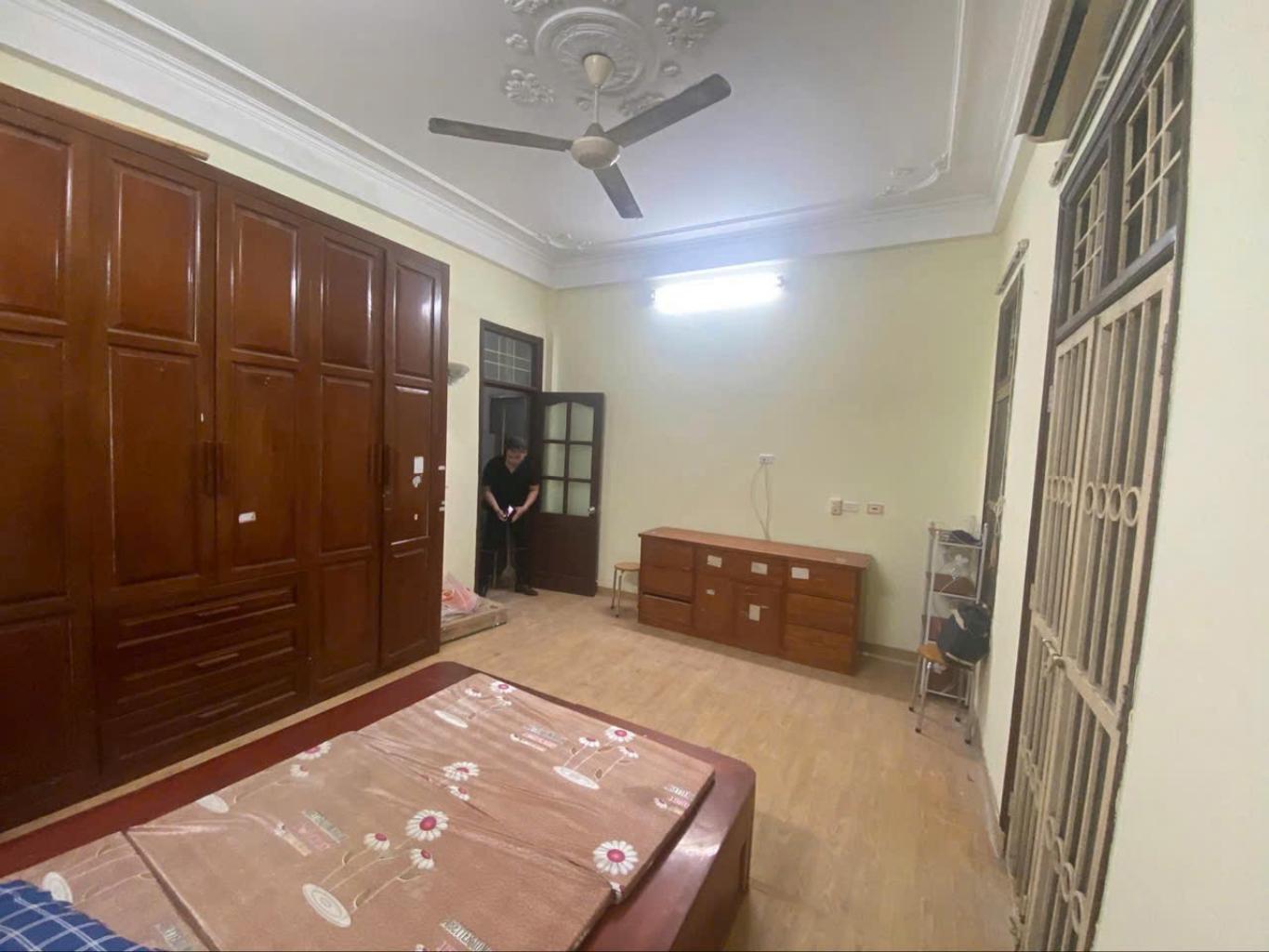 SIÊU PHẨM HOÀNG CẦU 52M CHỈ 13,5 TỶ – NHÀ ĐẸP – MẶT TIỀN QUYỀN LỰC – THOÁNG CÁCH MẶT PHỐ MẤY BƯỚC - Ảnh 3