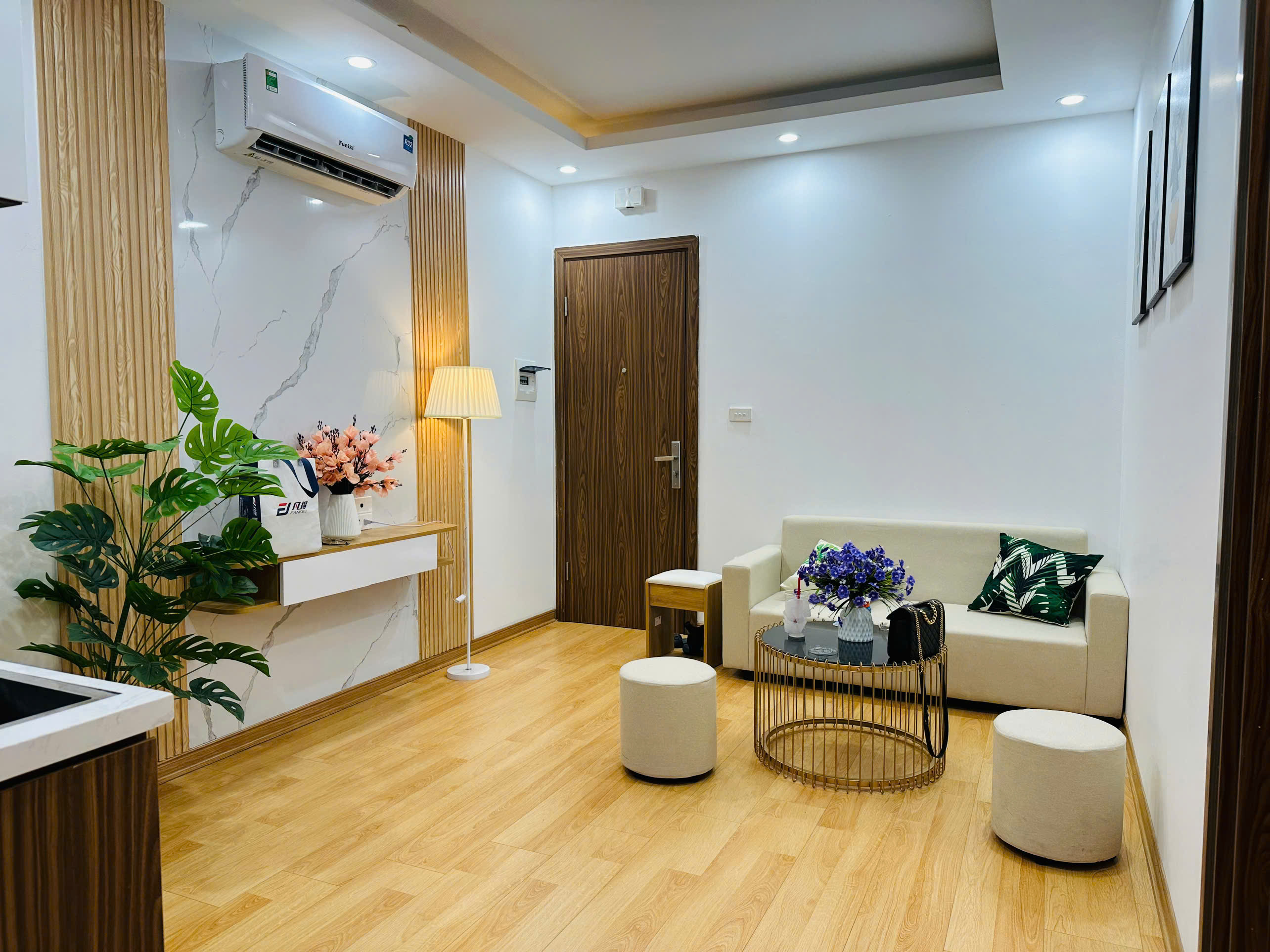 MÌNH CHÍNH CHỦ CHO THUÊ CĂN HỘ 2N1VS TẠI NGÕ 189 ĐƯỜNG HOÀNG HOA THÁM, P. LIỄU GIAI, Q. BA ĐÌNH, HÀ - Ảnh chính
