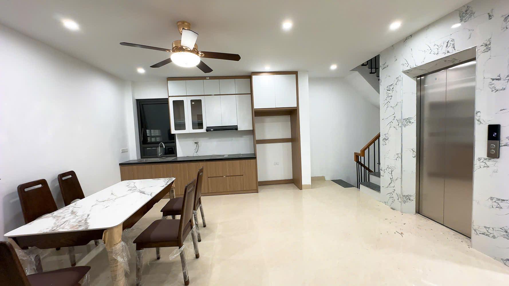 BÁN NHÀ VŨ TRỌNG PHỤNG 35M 6T MT4 GIÁ 9,8 TỶ THANG MÁY NHÀ MỚI TINH DÂN XÂY - Ảnh chính