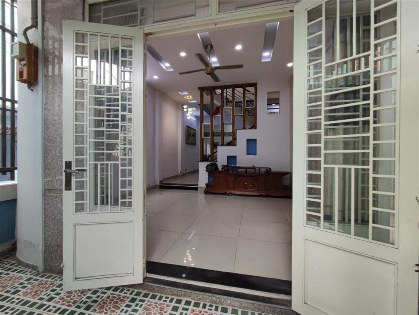 NHÀ ĐẸP - GIÁP CHỢ PHẠM VĂN BẠCH & QUANG TRUNG - HXH - DT 66M² - 3 TẦNG LẦU CHỈ 6.X TỶ - Ảnh 1