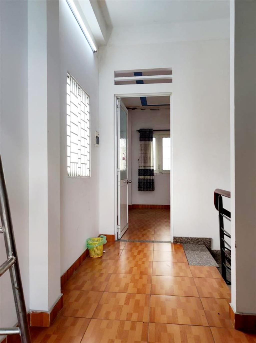 NHÀ ĐẸP - GIÁP CHỢ PHẠM VĂN BẠCH & QUANG TRUNG - HXH - DT 66M² - 3 TẦNG LẦU CHỈ 6.X TỶ - Ảnh 5