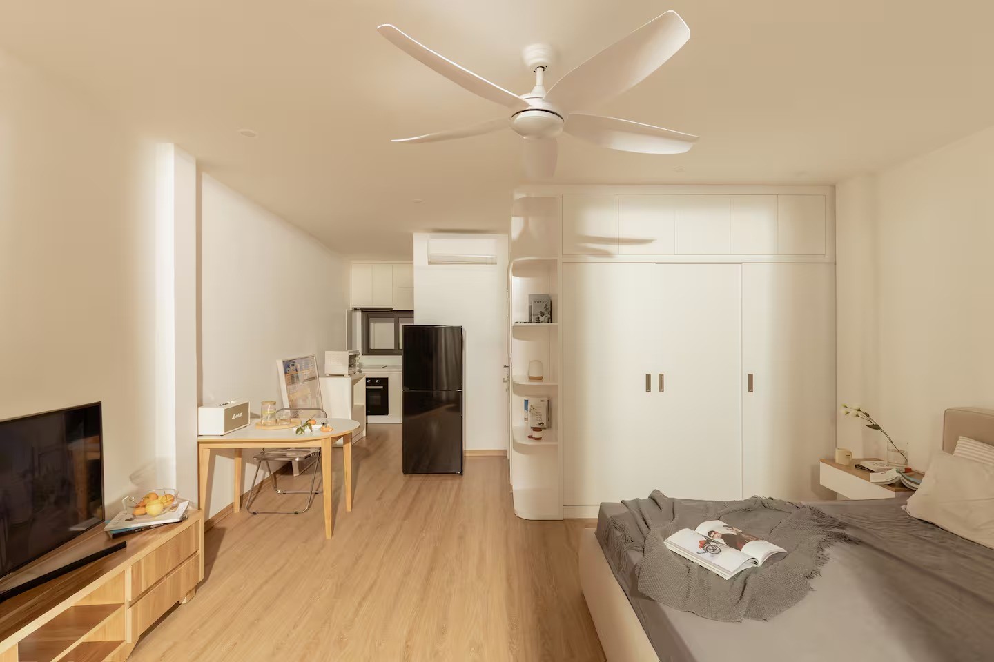 Bán tòa Luxury Apartment mặt phố 160m² * 9 tầng, có hầm, Xuân La - Xuân Đỉnh, cho thuê 4 tỷ/năm - Ảnh 1