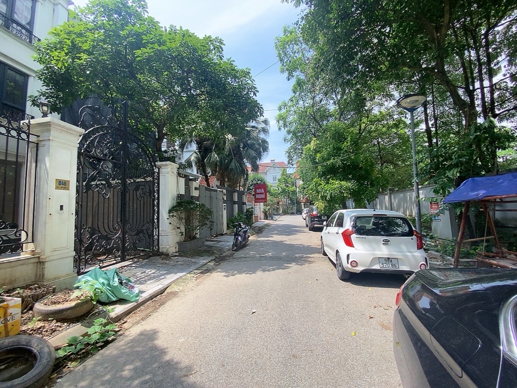 BÁN BIỆT THỰ LẠC LONG QUÂN - TÂY HỒ - 210M2 - 53 TỶ - SỔ ĐỎ - Ảnh 1