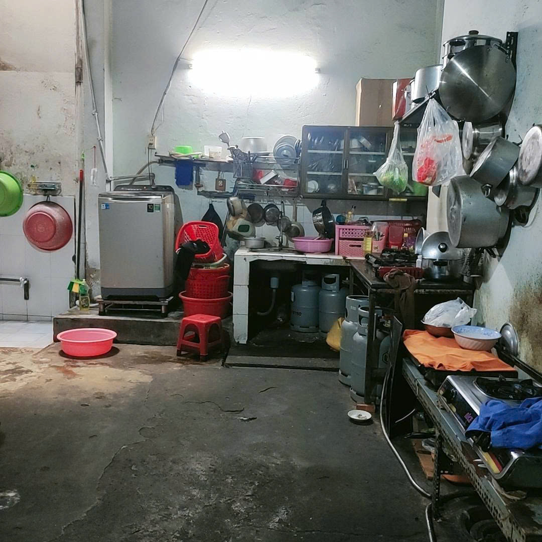 Bán nhà Hẻm nhựa 6m Phạm Văn Hai, gần chợ Phạm Văn Hai, 9x13m, 2 Tầng cũ, 14.9 tỷ. - Ảnh 3