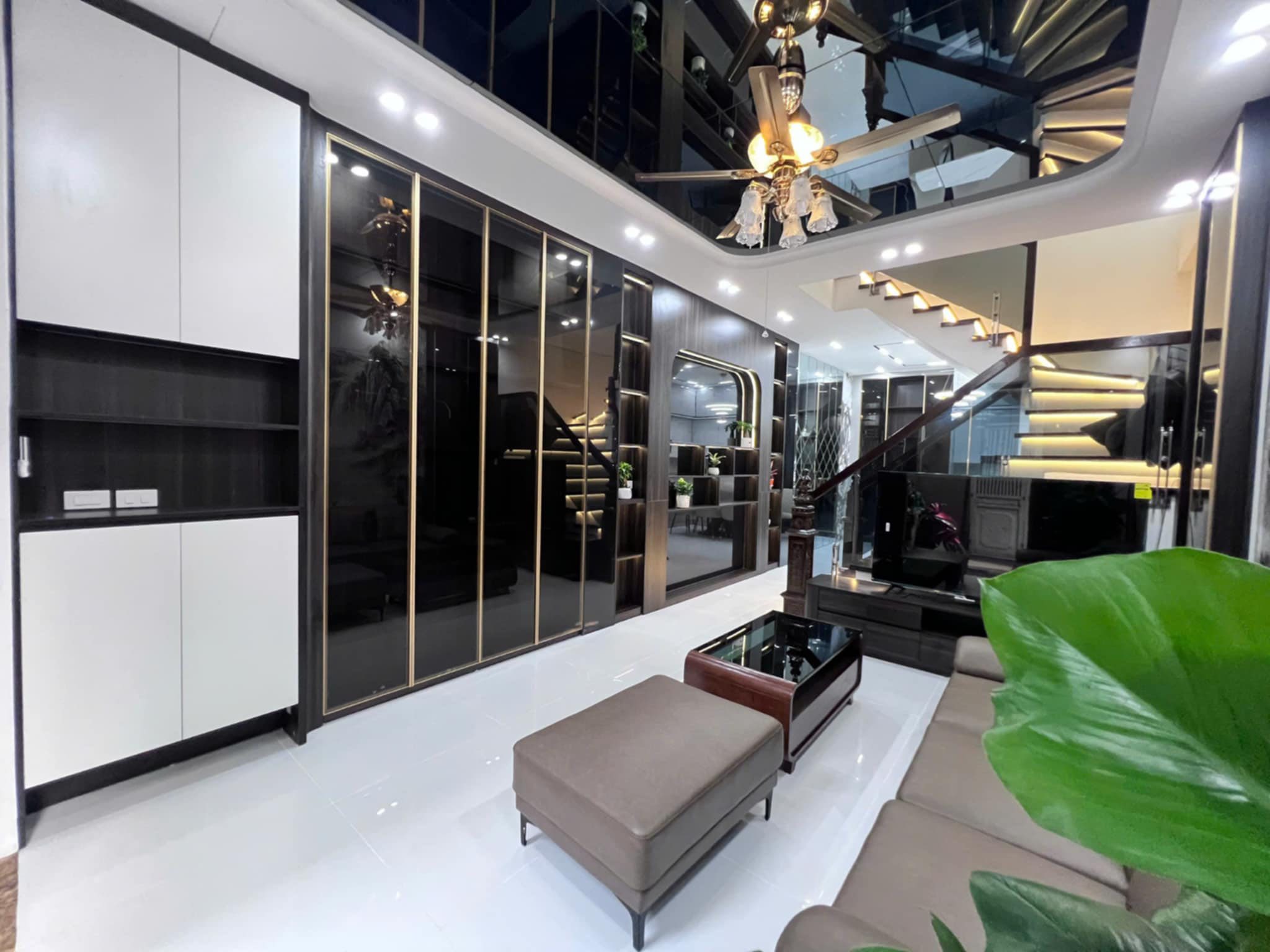 BÁN NHÀ LÊ TRỌNG TẤN THANH XUÂN Ô TÔ ĐỖ CỬA 4 TẦNG NHÀ MỚI ĐẸP FUL NỘI THẤT 45M 13 TỶ - Ảnh 1