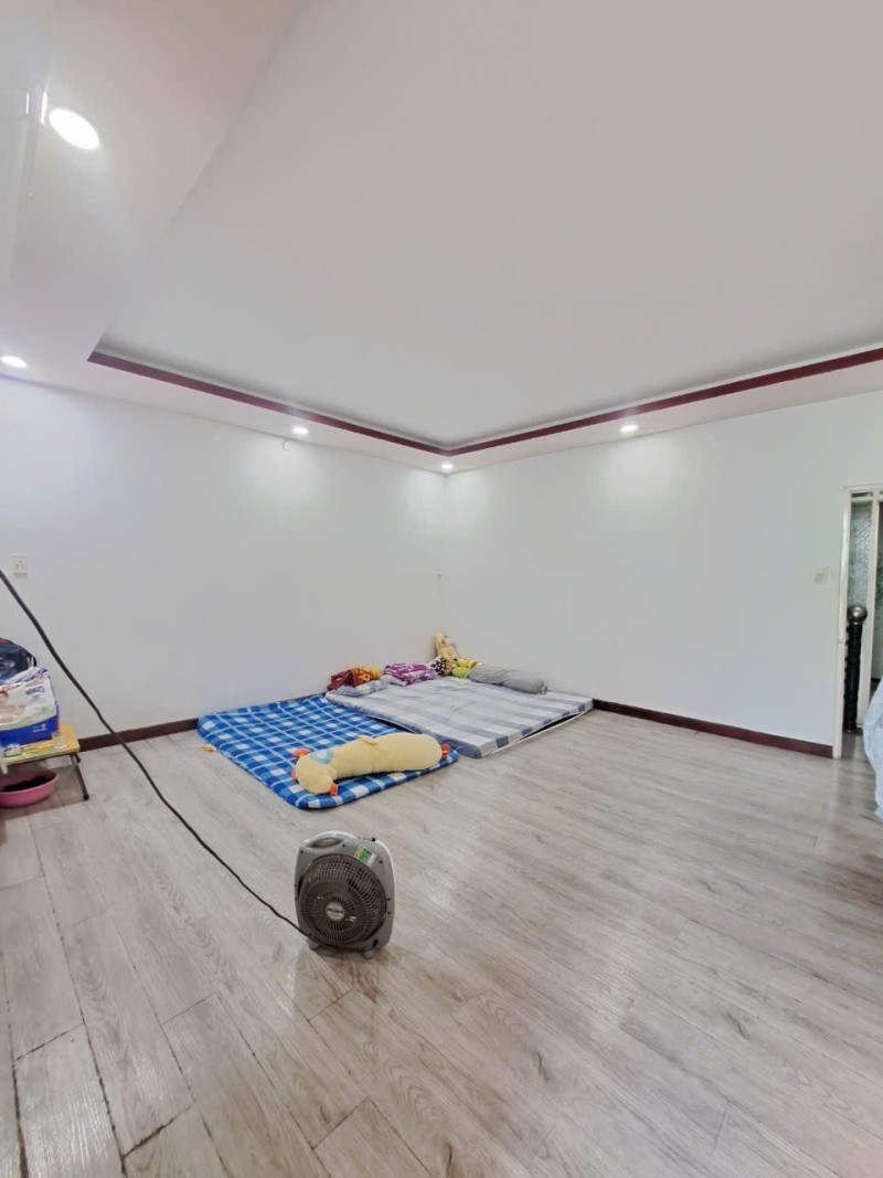 Bán nhà 2 Tầng Đông Hòa,SHR,đường xe hơi phà phà,giá cực kì rẻ - Ảnh 2