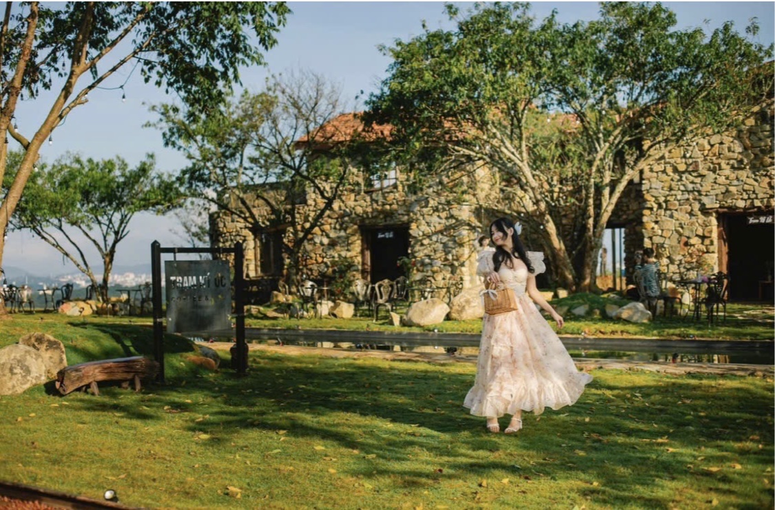 + Đất mặt tiền biển Nguyễn Tất Thành, khu bãi tắm trung tâm gần dự án khu phức hợp của vũ nhôm, - Ảnh 4