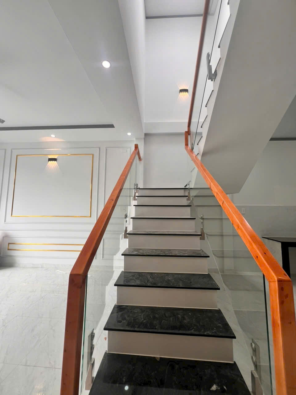 Bán Gấp Nhà Thạnh Phú – Hẻm Rộng – Nội Thất Đầy Đủ – Giá Tốt - Ảnh 2