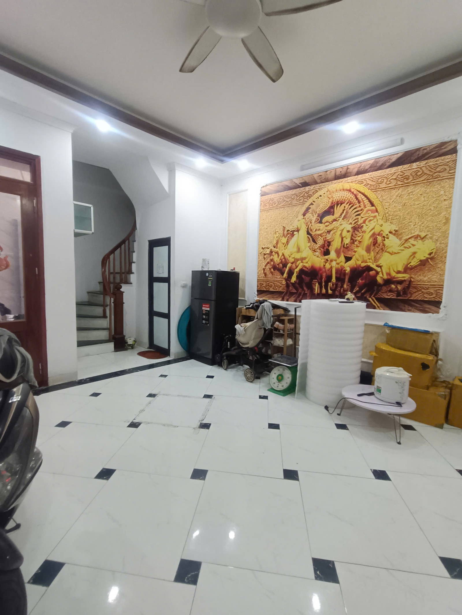Chính chủ bán gấp nhà mới, ô tô sát,  Ngõ 1 Bùi Xương Trạch. DT: 43m2 – 5 tầng. 7,65 tỷ. - Ảnh chính