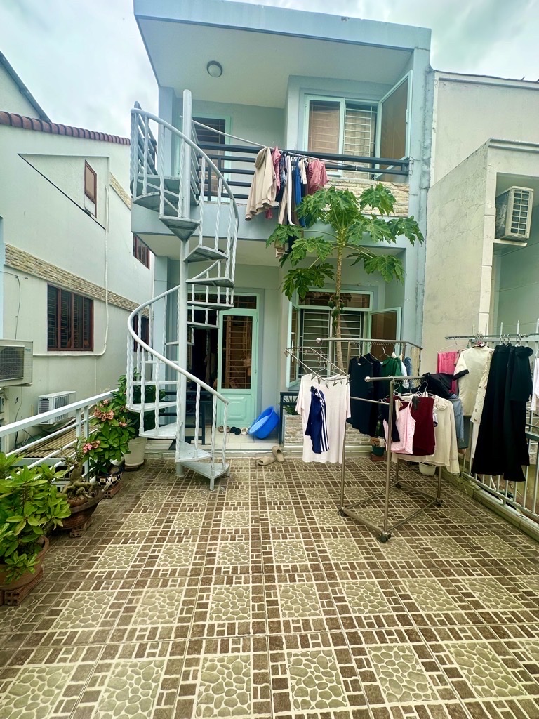 VÍP NHA NHÀ NẰM NGAY TRUNG TÂM MÀ GẦN TRƯỜNG HỌC NỮA -XE HƠI LẠI TỚI CỬA NHÀ- QUÁ VIP - THÔNG RA - Ảnh 3