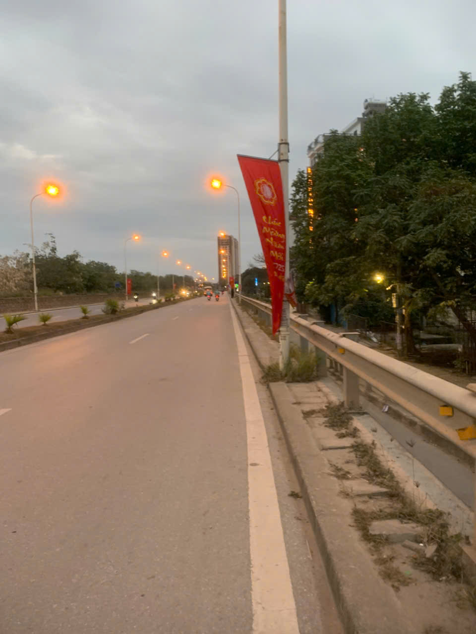 Bán nhà mặt đường An Dương Vương-Tây Hồ dt 550m2,đã có sẵn nhà 7 tầng đang cho thuê - Ảnh 3