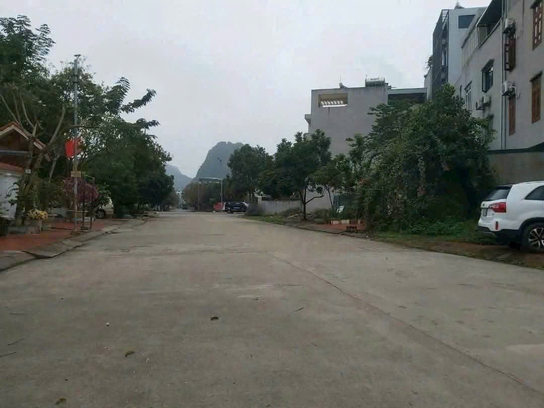 Chính chủ bán gấp 195m Đất sổ đỏ lâu dài, Hà Khánh Hạ Long 13m mặt tiền - Ảnh 1