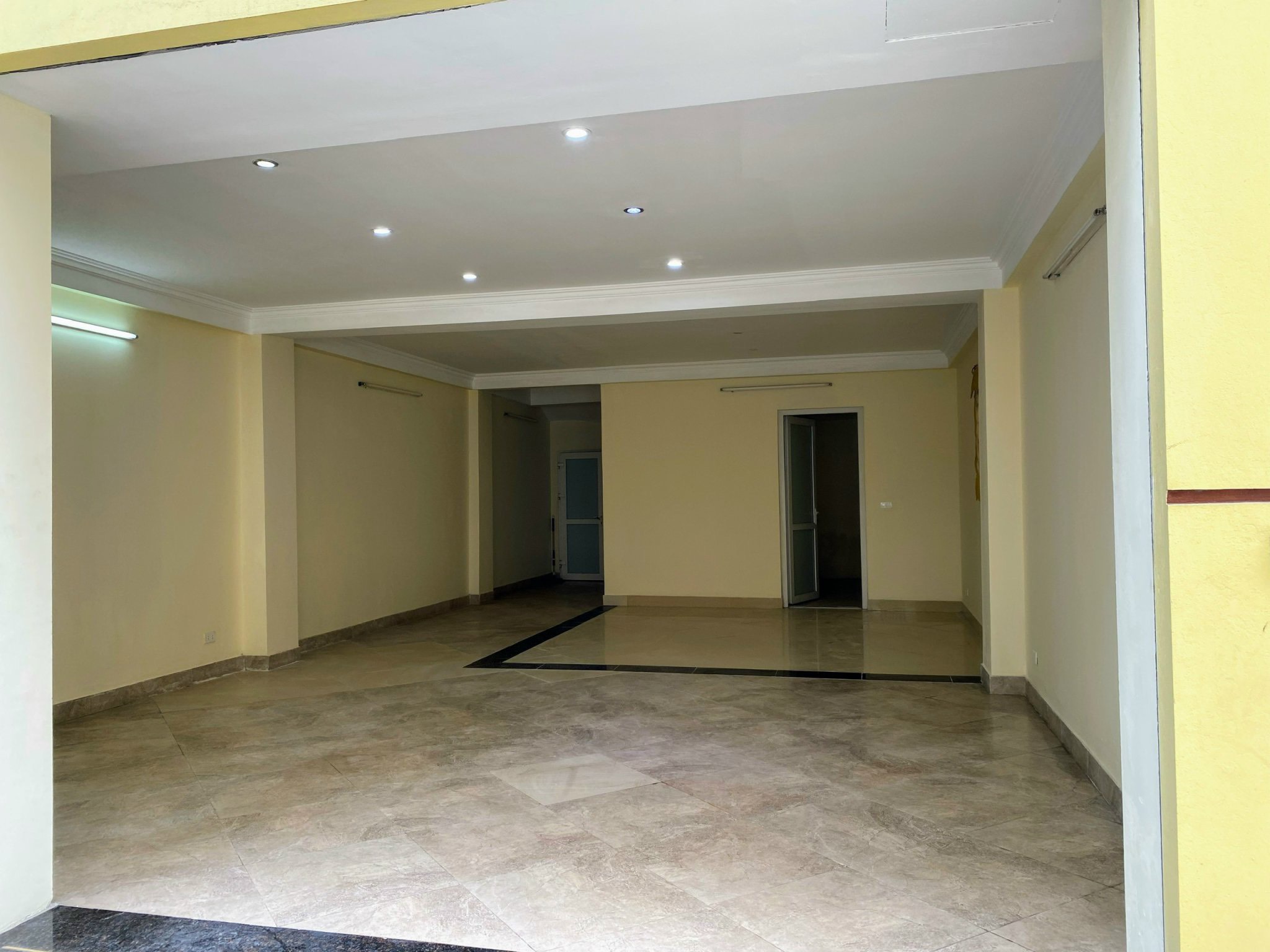 Chính chủ (tìm MG) cho thuê lâu dài, giá hạt dẻ nhà 5 tầng mặt ngõ to như phố - 3 mặt thoáng vĩnh - Ảnh 3