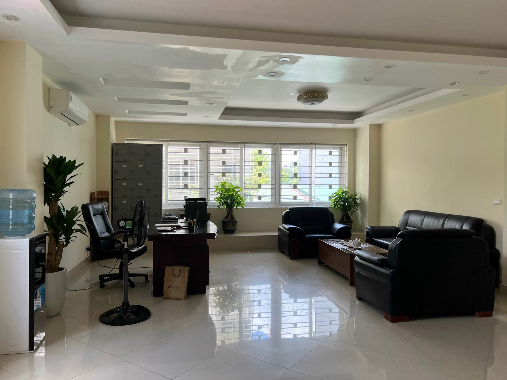 Chính chủ (tìm MG) cho thuê lâu dài, giá hạt dẻ nhà 5 tầng mặt ngõ to như phố - 3 mặt thoáng vĩnh - Ảnh 1