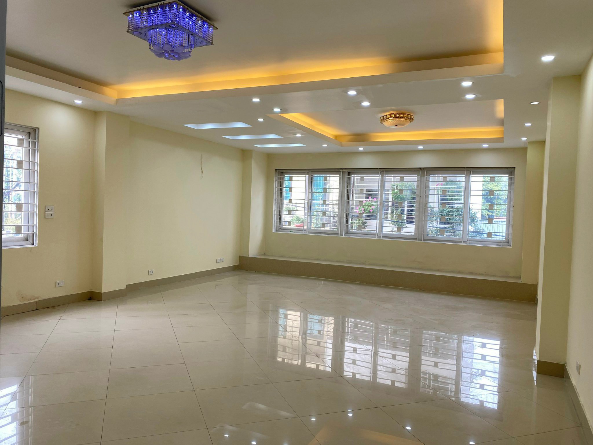 Chính chủ (tìm MG) cho thuê lâu dài, giá hạt dẻ nhà 5 tầng mặt ngõ to như phố - 3 mặt thoáng vĩnh - Ảnh 2