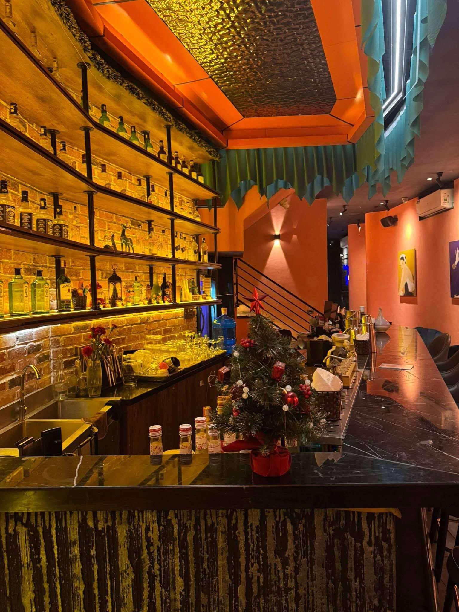 Sang Nhượng Cửa Hàng Quán Bar Pub Vị trí : lô 2 Shophouse cc Thanh Bình, đường Nguyễn Cao Tp Bắc - Ảnh 1