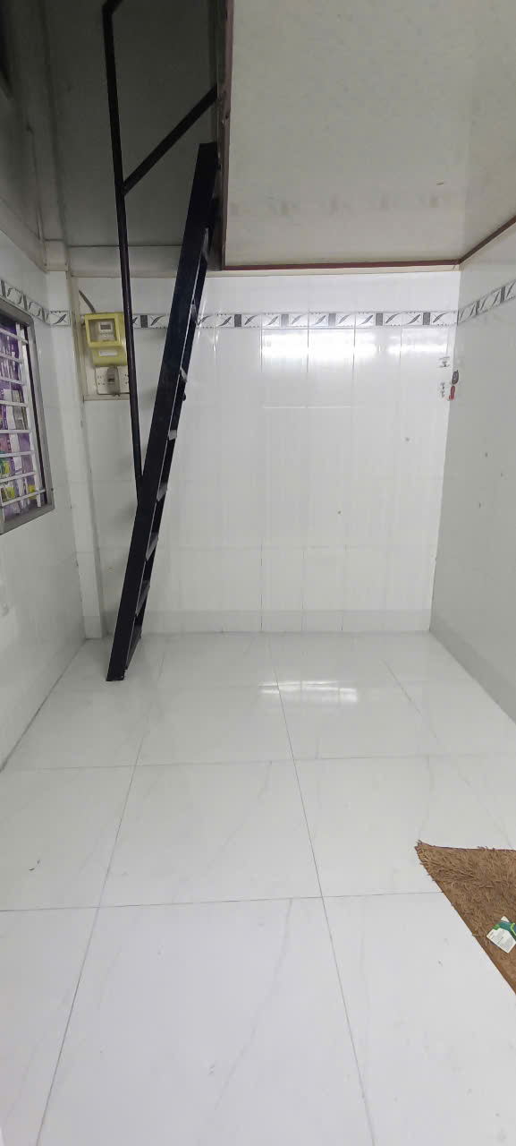nhà trống có 3 phòng ngủ kết cấu trệt gác đúc mỗi phòng 20m2 và Có 2wc - Ảnh 4