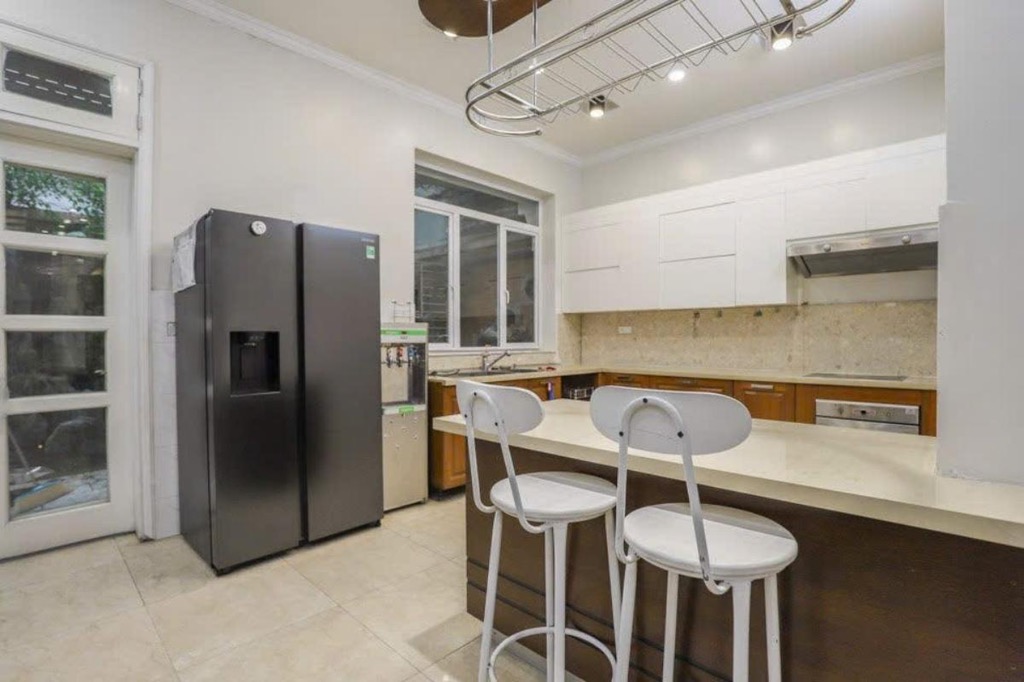 BÁN BIỆT THỰ CIPUTRA - TÂY HỒ - DT 230M2. MT 10M - SỔ ĐỎ - Ảnh 2