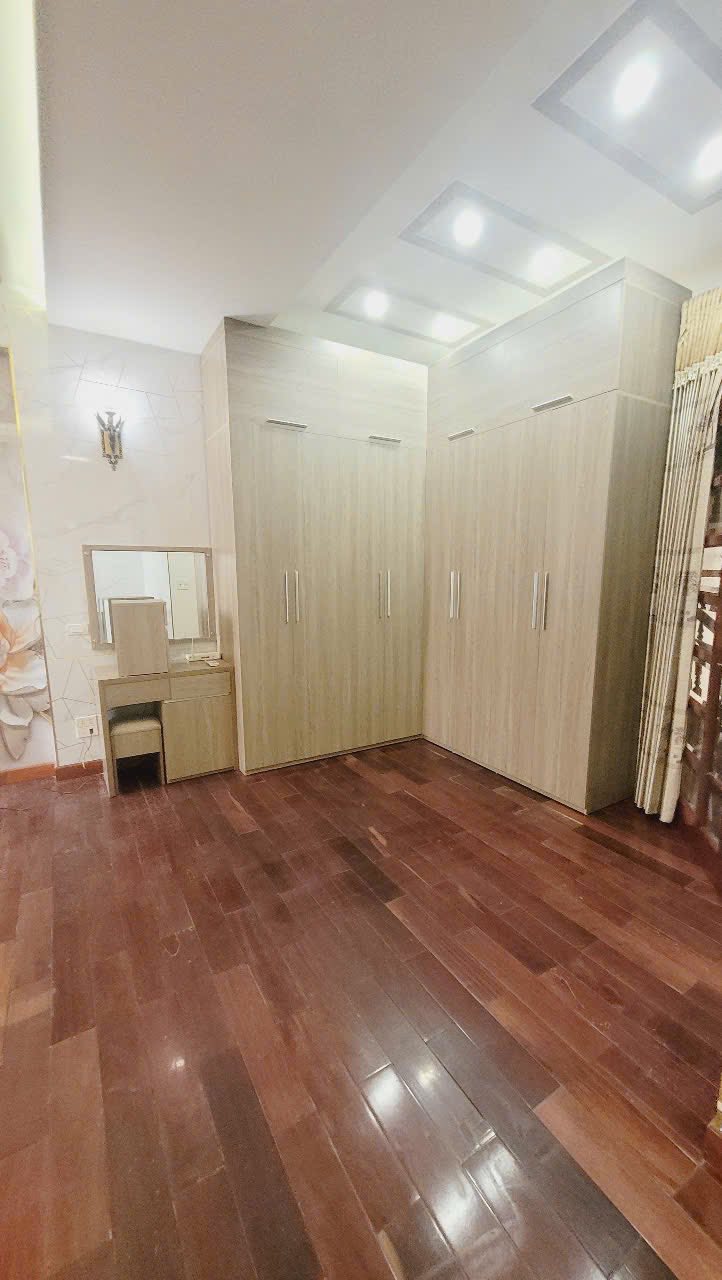 Cho thuê nhà 5 tầng mặt đường Phạm Văn Đồng, ph Thanh Bình, TP HD, 102m2, mt 6m, KD tốt - Ảnh 2