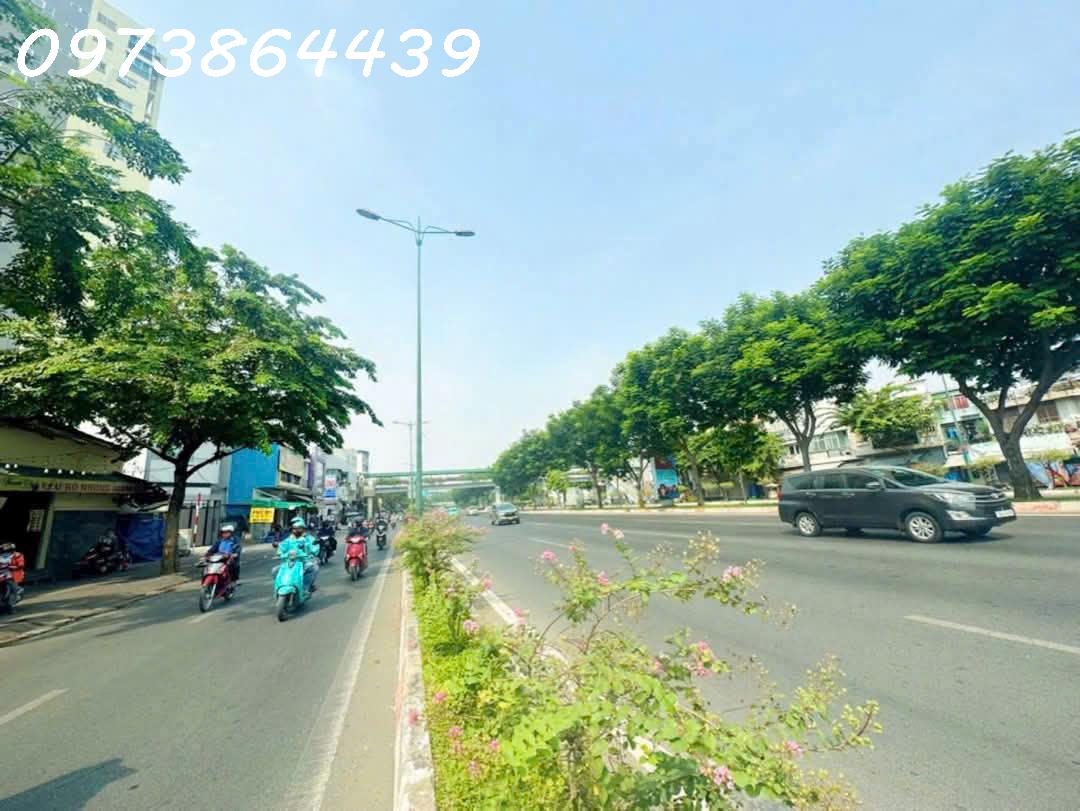 BÁN NHÀ MẶT TIỀN KINH DOANH PHẠM VĂN ĐỒNG - 4 TẦNG - NGANG 5M - 50 M2 , P.3, Gò Vấp - GIÁ 11,5 TỶ TL - Ảnh chính