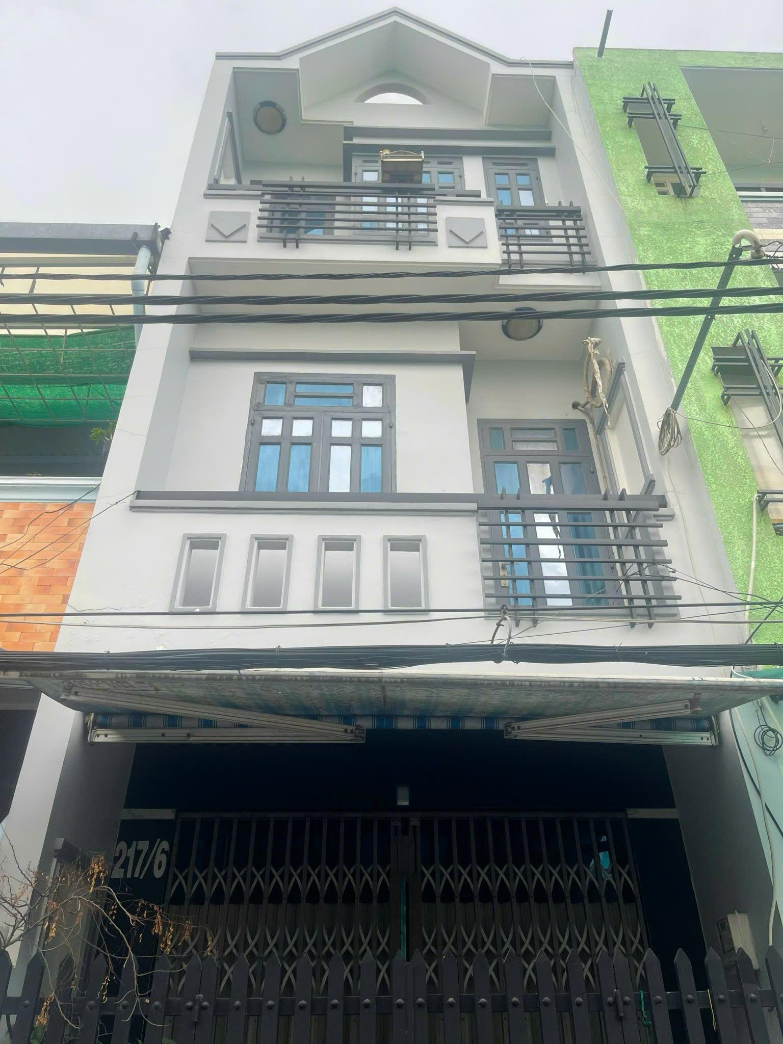 Nhà đẹp Quận 8, 3 tầng, 5 phòng ngủ, hẻm rộng – giá chỉ hơn 5 tỷ - Ảnh 1