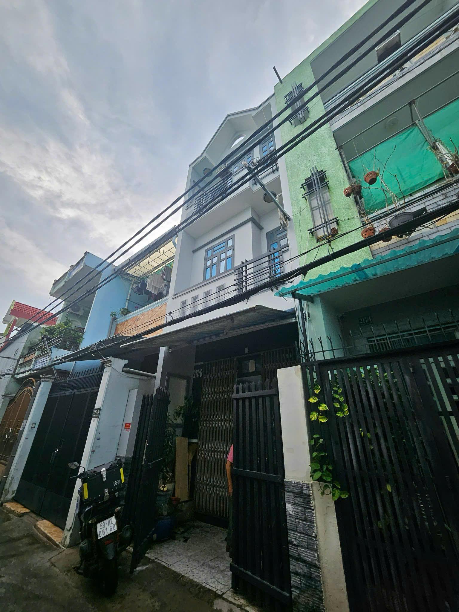 Nhà đẹp Quận 8, 3 tầng, 5 phòng ngủ, hẻm rộng – giá chỉ hơn 5 tỷ - Ảnh chính