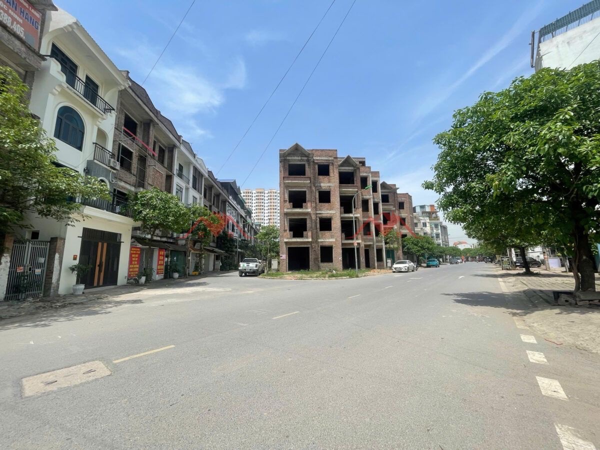 CHÍNH CHỦ BÁN CĂN NHÀ LK LỘC NINH 91,6M TẠI TT CHÚC SƠN-CHƯƠNG MỸ-HÀ NỘI - Ảnh 1