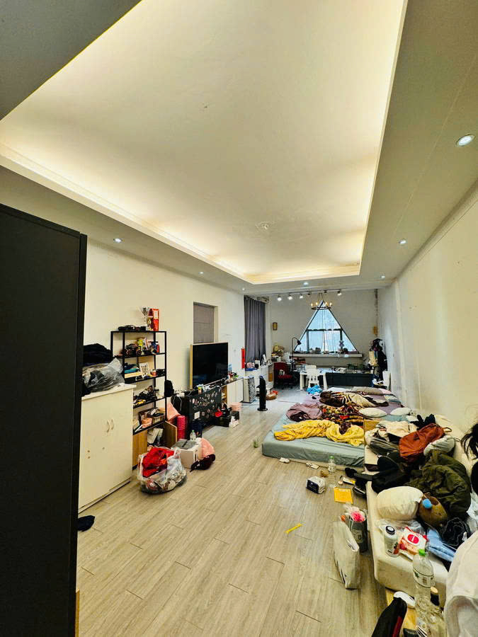 BÁN NHÀ MẶT PHỐ HÀNG LƯỢC, HOÀN KIẾM. 84M2 4 TẦNG MT 4,5M GIÁ 68 Tỷ- VỈA HÈ RỘNG- KINH DOANH VÔ - Ảnh 2