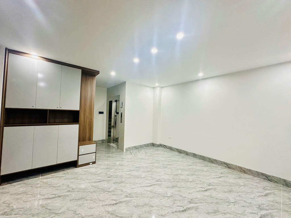 ĐẠI BÃO BẤT ĐỘNG SẢN TÔN ĐỨC THẮNG – CĂN NHÀ KHIẾN CẢ PHỐ PHẢI NGOẢNH NHÌN - Ảnh 2