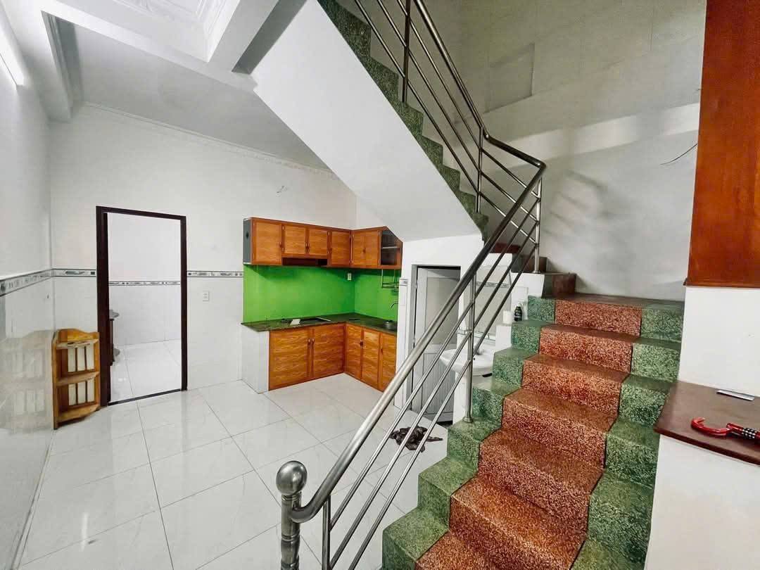 NHÀ HẺM 3M CHUẨN SÁT MẶT TIỀN - P11 GV SÁT NGAY KHU VIP CITYLAND. - Ảnh 3