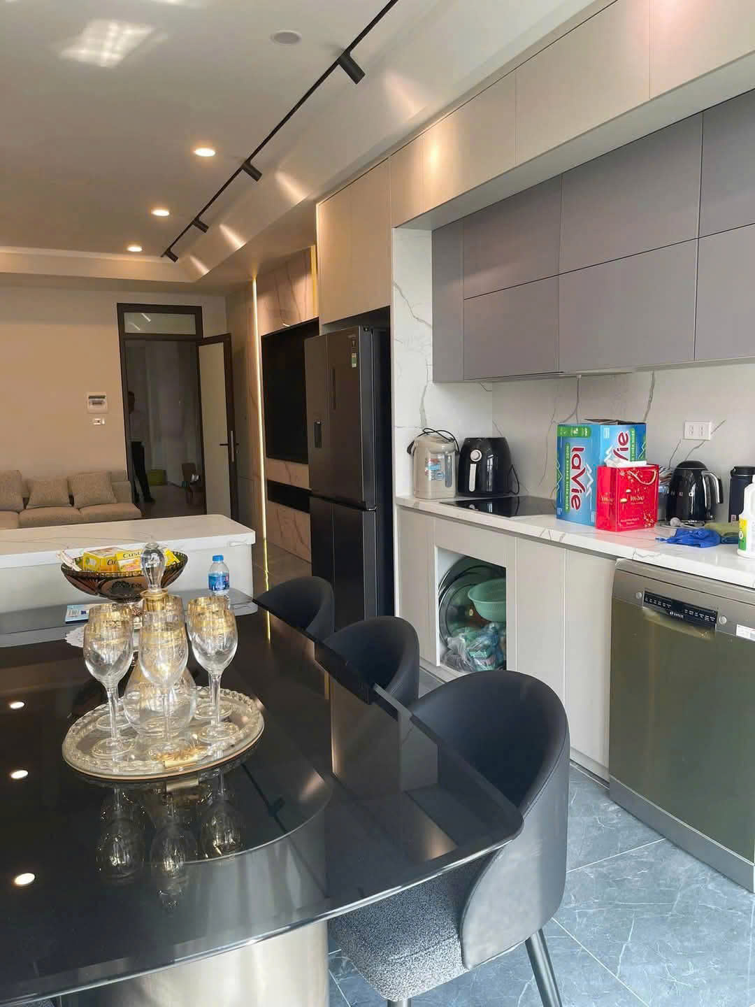 BÁN NHÀ MẶT PHỐ TRẦN DUY HƯNG – 98M², 8 TẦNG, THANG MÁY, SỔ ĐỎ HOA HẬU - Ảnh chính