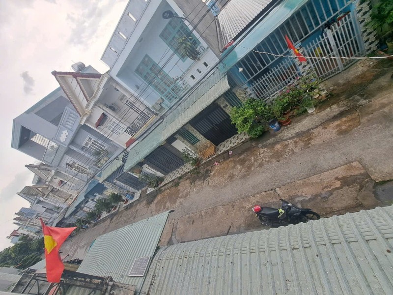 Bán nhà Trệt Lầu Dĩ An,đường 2 xe hơi,gần SVĐ Dĩ An,giá đầu tư - Ảnh 3