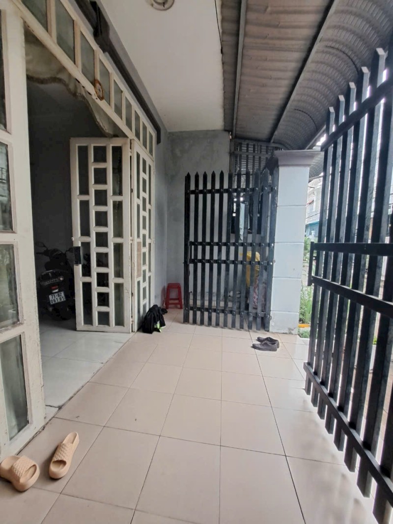 Bán nhà Trệt Lầu Dĩ An,đường 2 xe hơi,gần SVĐ Dĩ An,giá đầu tư - Ảnh 4