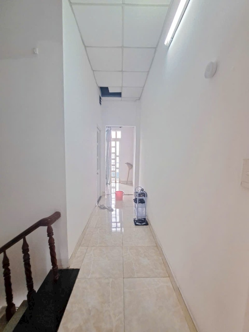Bán nhà Trệt Lầu Dĩ An,đường 2 xe hơi,gần SVĐ Dĩ An,giá đầu tư - Ảnh 1