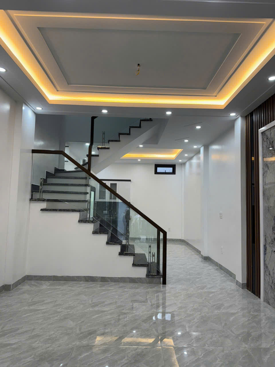 NHÀ 3 TẦNG - TRUNG TÂM ĐỒNG HOÀ - SÂN CỔNG RIÊNG - XÂY MỚI 100% - NGÕ Ô TÔ - BÌA HỒNG - Ảnh 2