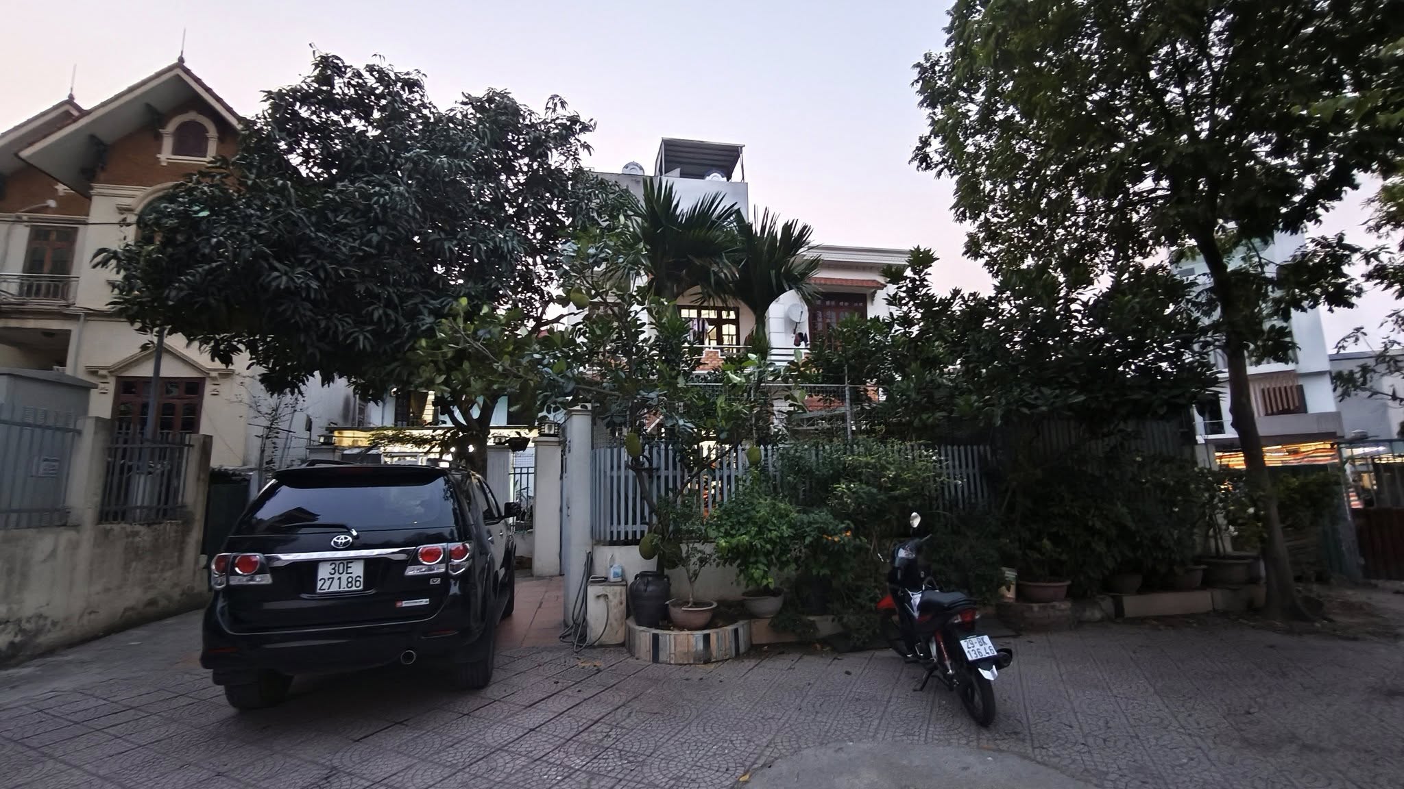 NGỌC THỤY 33 tỷ 170m BIỆT THỰ VIEW HỒ,VỈA HÈ Ô TÔ,LONG BIÊN HÀ NỘI - Ảnh 2