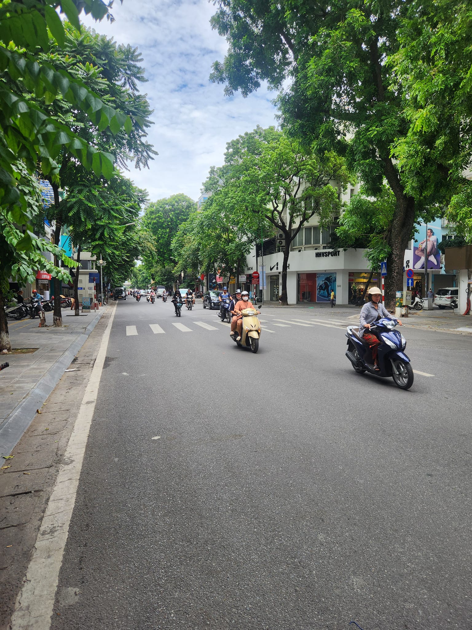 Bán Nhà Mặt Phố-Phố Huế 185m2/ Mặt tiền 6.5m 147 Tỷ, Sổ vuông, Xây Tòa Building - Ảnh 2