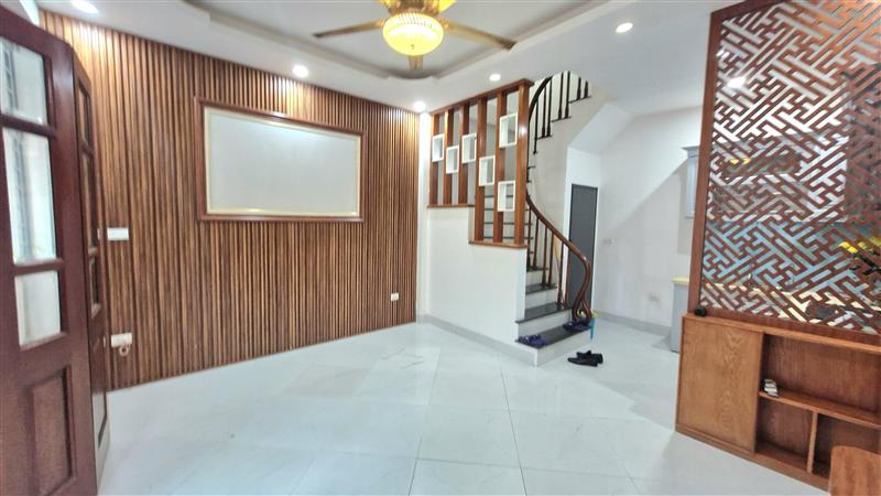 Vị trí đẹp gần phố lô góc hai mặt thoáng, xung quanh tiện ích bạt ngàn như chợ, siêu thị, trường - Ảnh 1