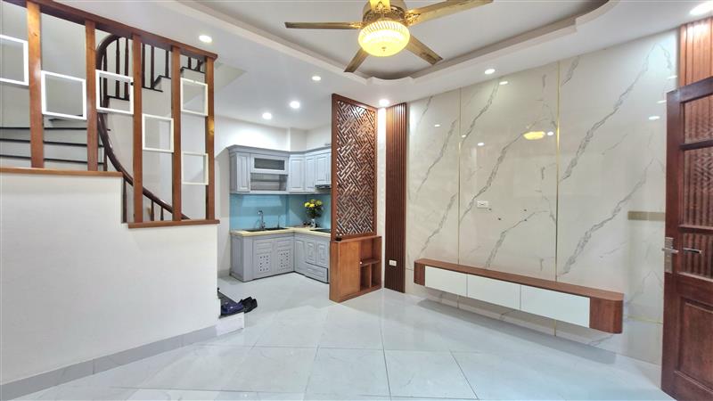 Vị trí đẹp gần phố lô góc hai mặt thoáng, xung quanh tiện ích bạt ngàn như chợ, siêu thị, trường - Ảnh 2