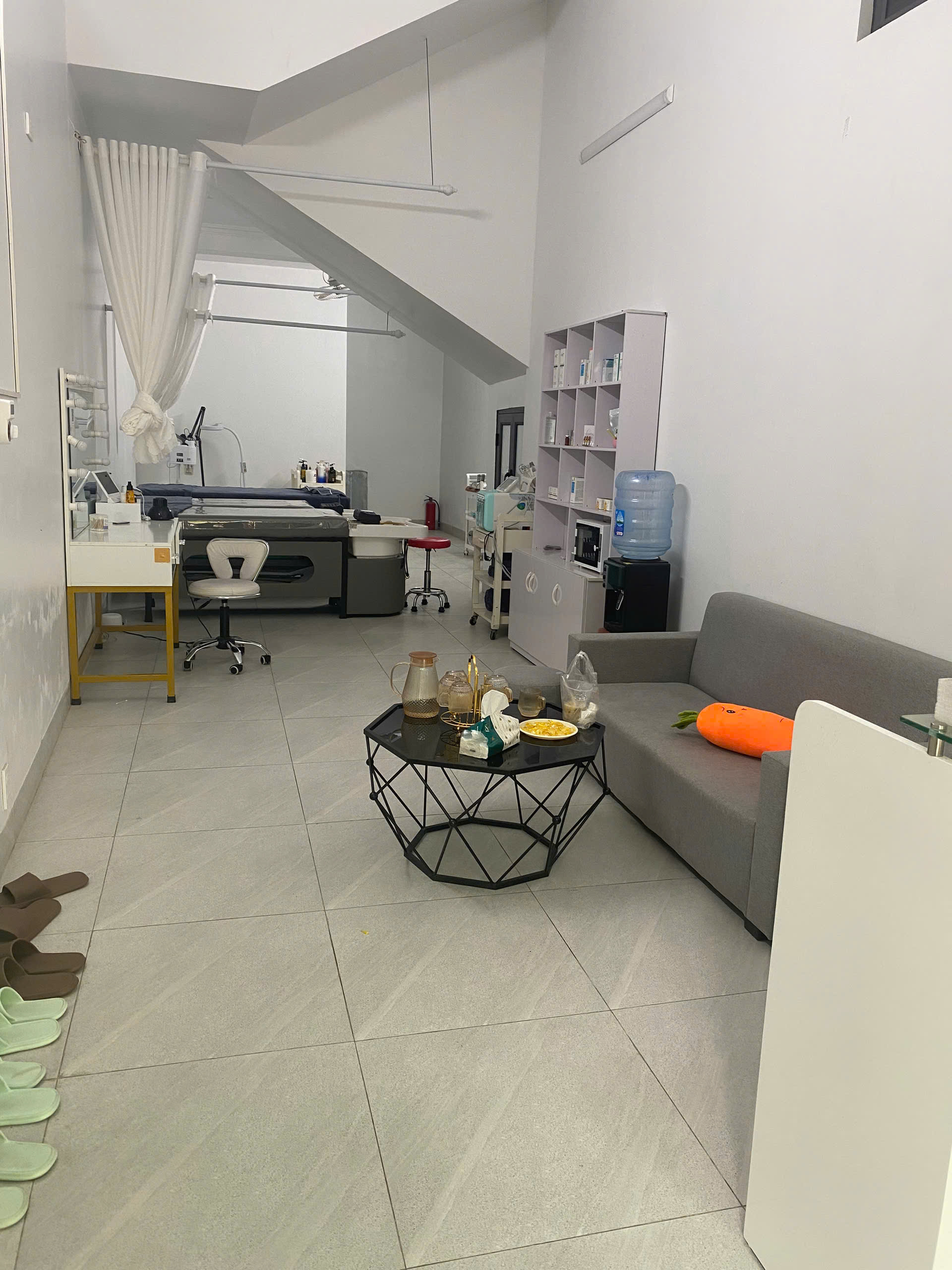 Em có spa, gội, Nail cần sang nhượng 1 tầng đẹp tại Phú La, Hà Đông - Ảnh 2