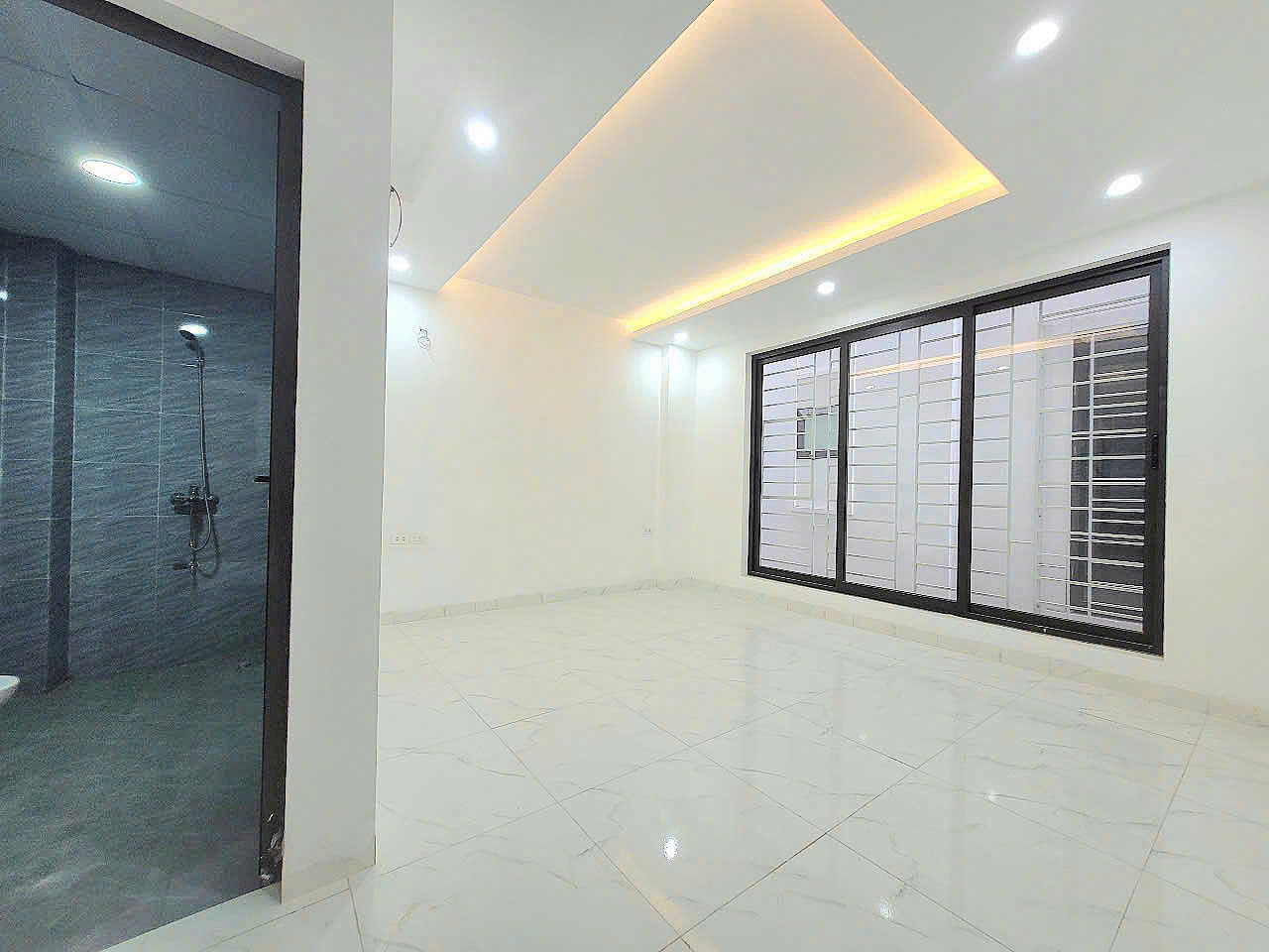 BÁN NHÀ HÀ ĐÔNG - MỚI ĐẸP - Ô TÔ ĐỖ CỬA - SỔ ĐỎ LÂU DÀI - Ảnh 1