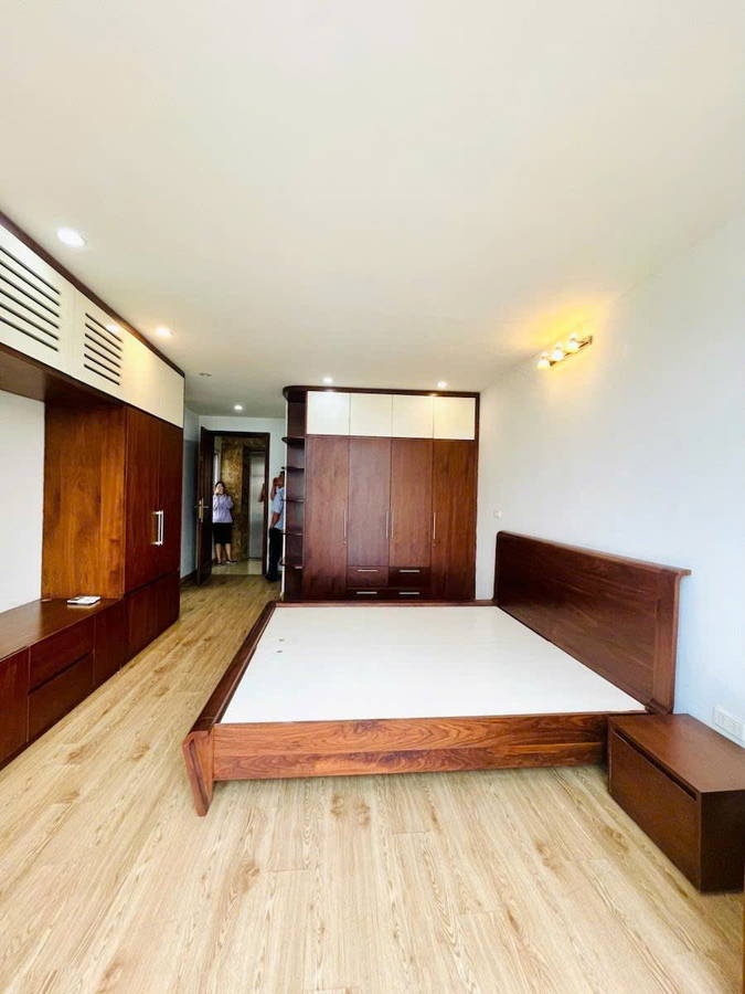 Bán nhà mặt phố Nghi Tàm, Tây Hồ 40m2, 7T thang máy nhỉnh 19 tỷ gần Hồ Tây - Ảnh 1