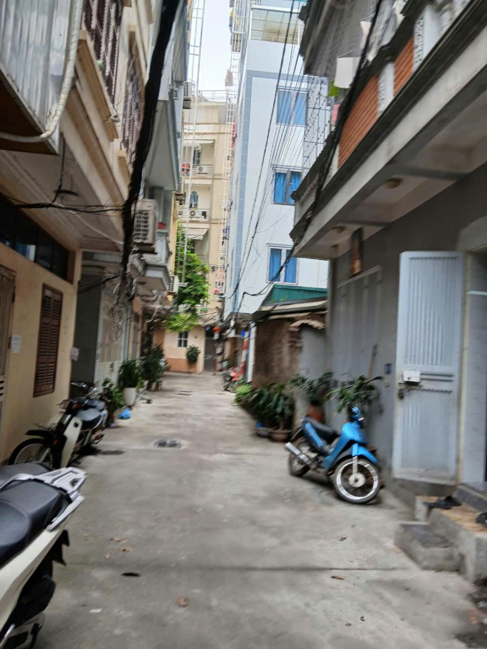 BÁN NHÀ ĐẸP CẤP 4- 33M2, NGÕ RỘNG SẠCH -VẠN PHÚC-CHỈ 4.9 TỶ - Ảnh 2